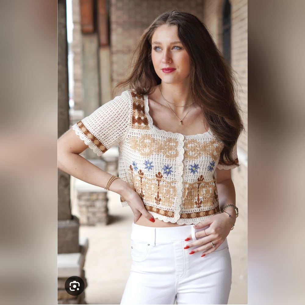 NWT Le Lis Collection Crochet Button Down Top